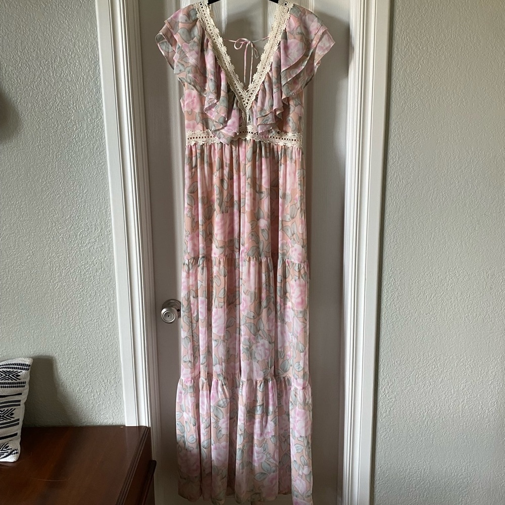 Boutique pink floral flowy dress